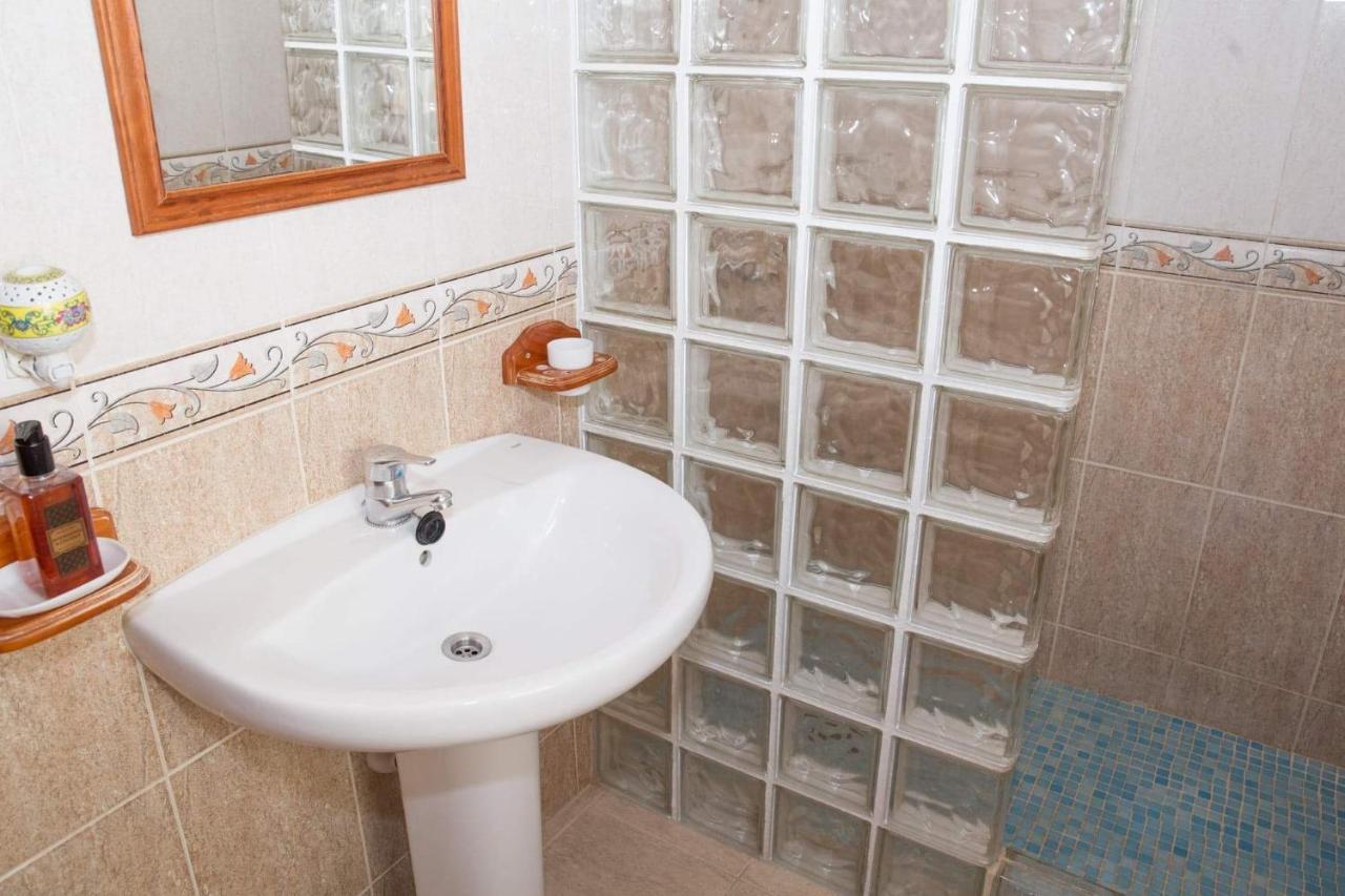 المرية Los Giles Bed And Breakfast المظهر الخارجي الصورة